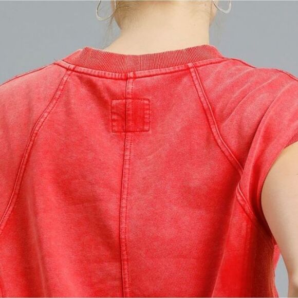 Umgee Round Neck Cap Sleeve Sweatshirt Women's Red Sleeveless Top - Picture 4 of 6